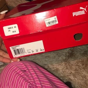 Puma Sneakers Lightly Worn!